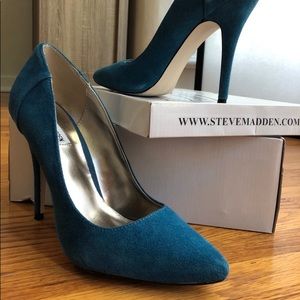 Steve Madden teal suede pumps.